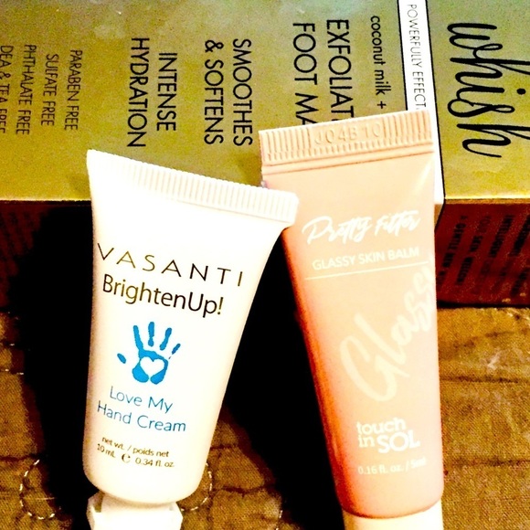 𝅺WHISH Exfoliating Foot Mask + VASANTI BrightenUp! - Picture 1 of 8